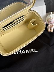 Chanel 26P light yellow lambskin 17cm - 4
