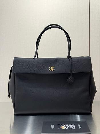 Chanel Large shopping bag calfskin gold Black 43x33x17.5cm