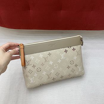Louis Vuitton Pochette Voyage Souple Sand Beige 33.5x26x5.5cm