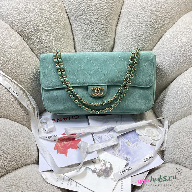 Chanel Flap Bag green Suede CC Turnlock Gold 33x23x11cm - 1