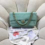 Chanel Flap Bag green Suede CC Turnlock Gold 33x23x11cm - 1