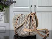 Louis Vuitton Saumur PM white Damier Shoulder Bag 28x11x20cm - 4