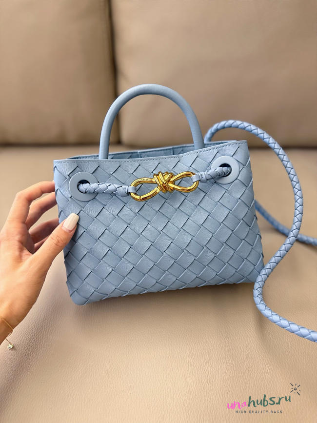 Bottega Veneta Mini Andiamo Blue 20x9x15cm - 1