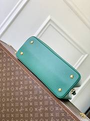 Louis Vuitton Capucines GM Souple Green 38x23x16cm - 5