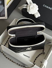 Chanel Vanity Chain Black White Lambskin 19.5x17x5cm - 2
