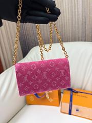 Louis Vuitton Pouch Metis Belt Pink 20cm - 3