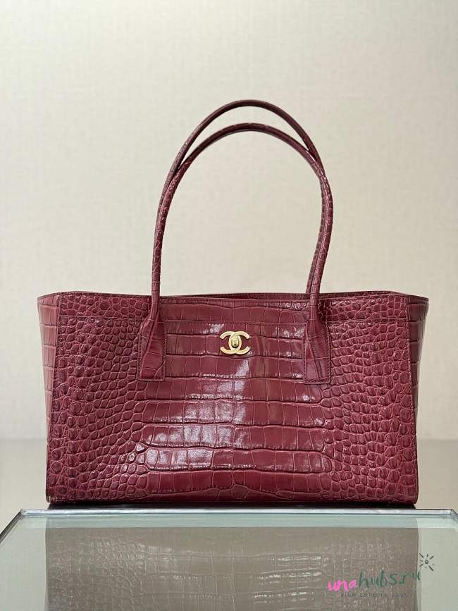 Chanel Small Shopping Bag Crocodile Calfskin Gold burgundy 39x20x13cm - 1