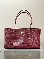 Chanel Small Shopping Bag Crocodile Calfskin Gold burgundy 39x20x13cm - 1