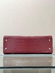Chanel Small Shopping Bag Crocodile Calfskin Gold burgundy 39x20x13cm - 4