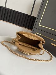 Chanel Kelly Raffia Beige Bag 19x13x7cm - 2