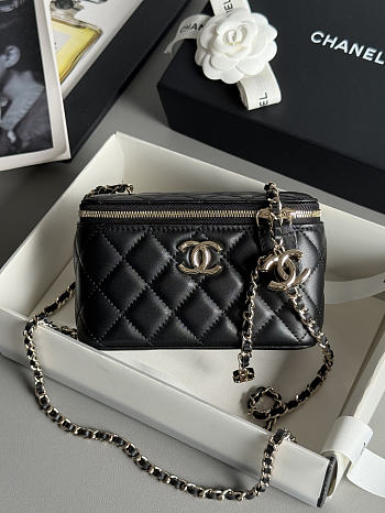 Chanel 26C Vanity Black Lambskin 17x9.5x8cm