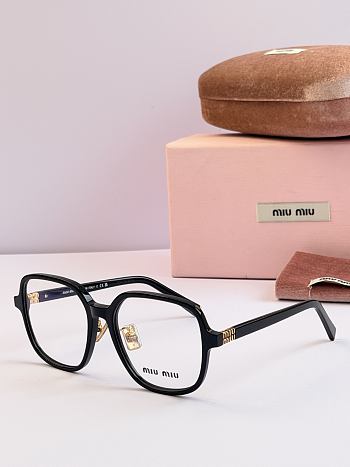 Miu Miu Sunglasses 09