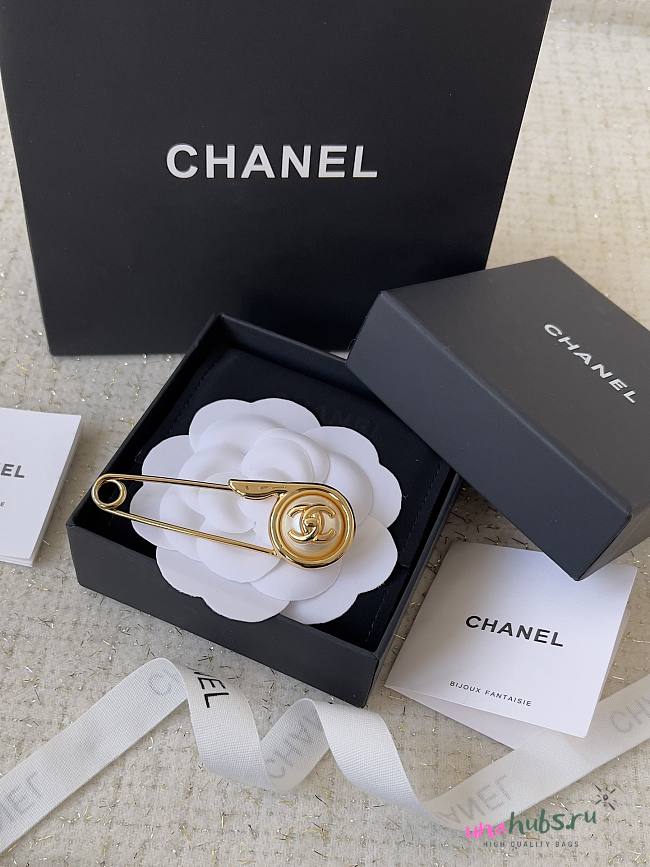 Chanel Brooch 02 - 1