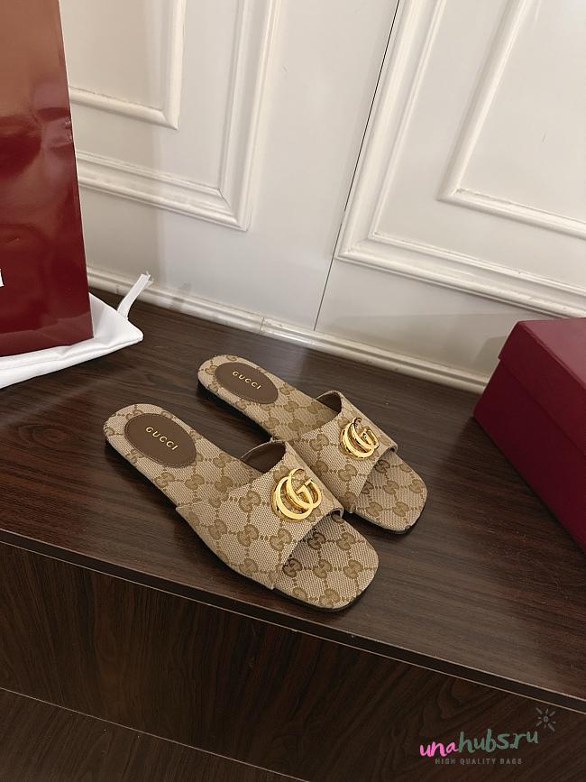 Gucci slide sandal with Double G - 1