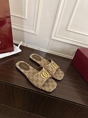 Gucci slide sandal with Double G - 1