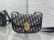 Dior Medium Médaillon Flap Bag Blue Oblique 23x16x6.5cm - 1