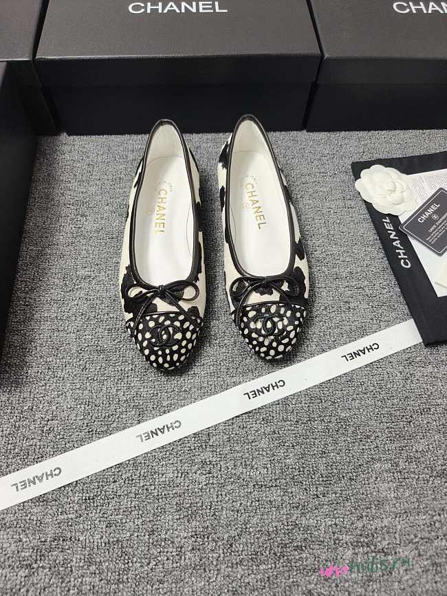 Chanel pony hair cap-toe CC ballerina flats - 1