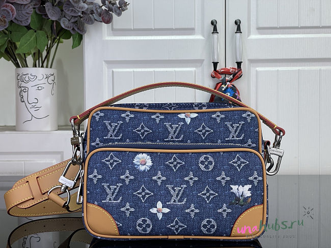 Louis Vuitton Nil Messenger Bag 25x17.5x11cm - 1