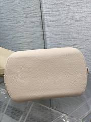 Dior Medium Médaillon Bucket Bag beige 26.5x26x15cm - 4