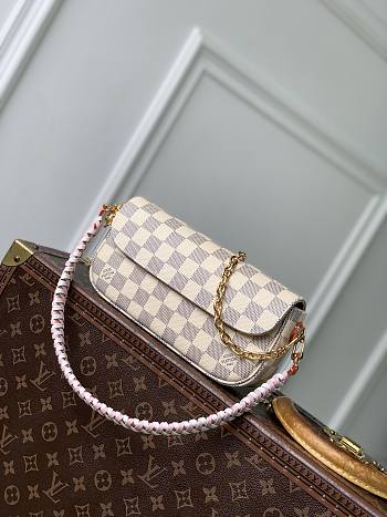 Louis Vuitton Wallet on Chain Ivy 23.5x12x4.3cm