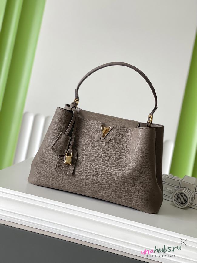 Louis Vuitton Capucines Souple 38x23x16cm - 1