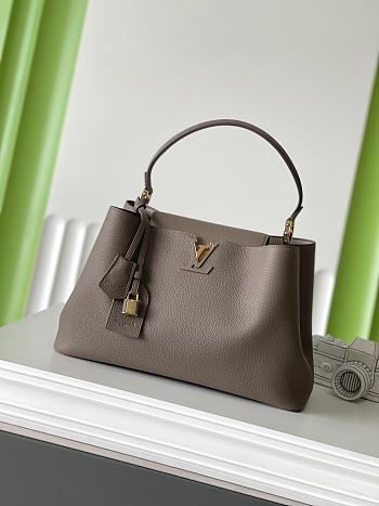 Louis Vuitton Capucines Souple 38x23x16cm