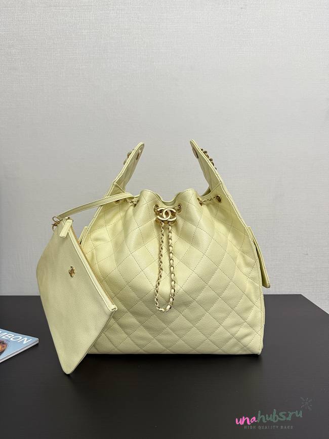 Chanel Medium 25 Handbag Yellow Caviar Gold 40x30x15cm - 1