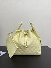 Chanel Medium 25 Handbag Yellow Caviar Gold 40x30x15cm - 1