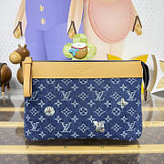 Louis Vuitton Pochette Voyage Souple Denim 30 x 21 x 7.5 cm - 1