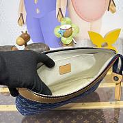 Louis Vuitton Pochette Voyage Souple Denim 30 x 21 x 7.5 cm - 4