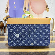 Louis Vuitton Pochette Voyage Souple Denim 30 x 21 x 7.5 cm - 2