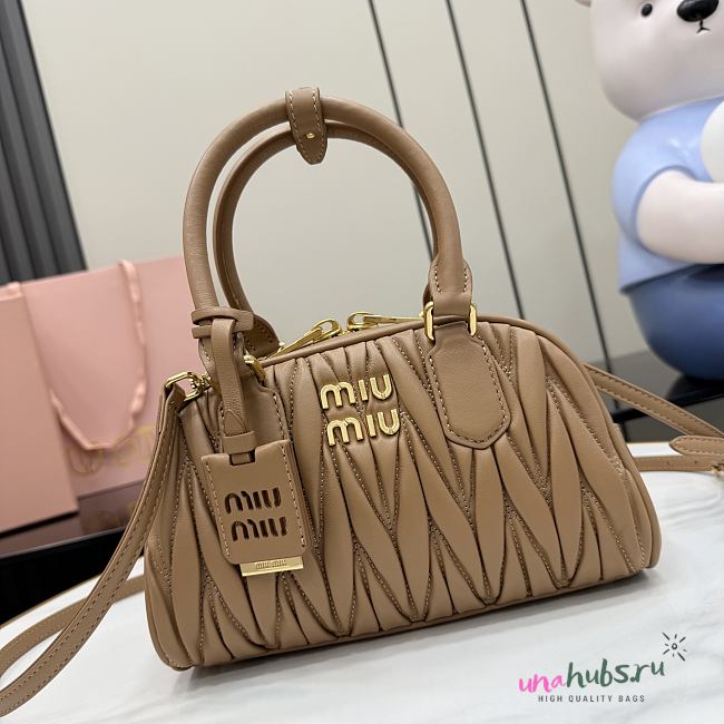 Miu Miu Arcadie matelassé Caramel leather bag 22x13x10.5cm - 1