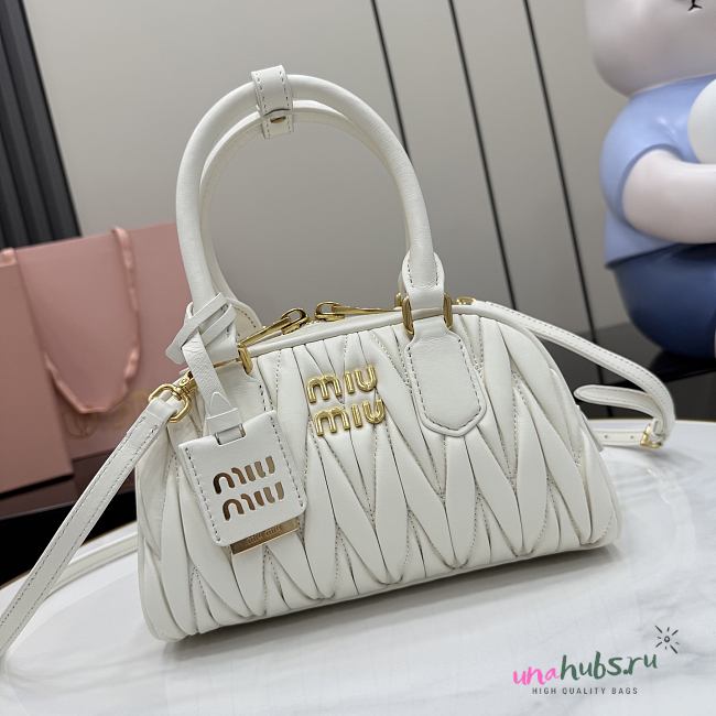 Miu Miu Arcadie matelassé White leather bag 22x13x10.5cm - 1
