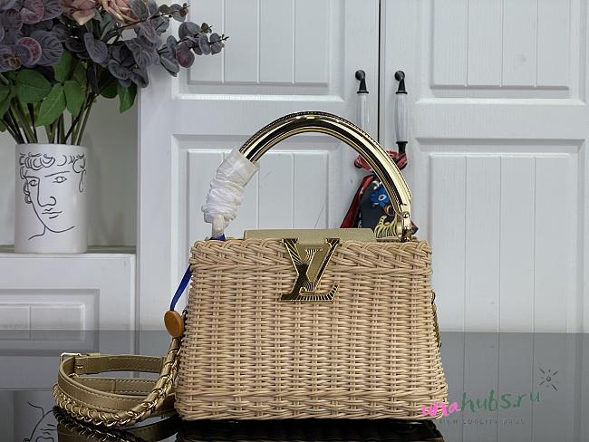 Louis Vuitton Capucines Mini Gold Rattan 21x13.6x8cm - 1