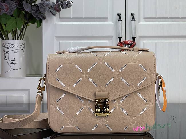 Louis Vuitton Pochette Métis MM Hazelnut Couture 25x19x7cm - 1