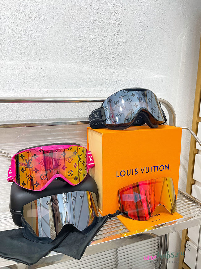 Louis Vuitton Snow Gradient Mask S00 - 1