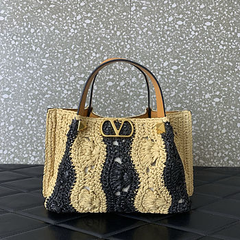 Valentino Garavani VLogo Signature Bag 30*18*14CM