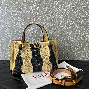 Valentino Garavani VLogo Signature Bag 30*18*14CM - 2