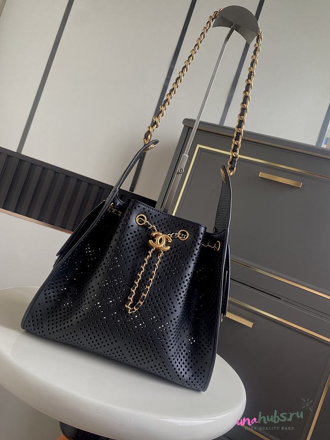 Chanel Small Handbag 25 black 30x26x14cm - 1