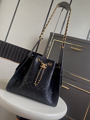 Chanel Small Handbag 25 black 30x26x14cm - 1