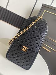 Chanel Small Handbag 25 black 30x26x14cm - 2