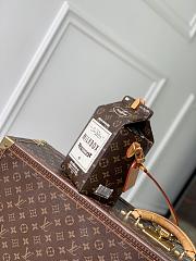 Louis Vuitton Milk Bag 12x22x10cm - 3