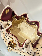 Chanel 25 Mini Handbag Lambskin Light Beige & Black 22x20x12.5cm - 4