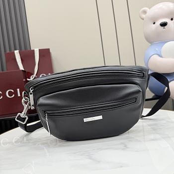 Gucci Tag medium crossbody bag black 30x16x5cm