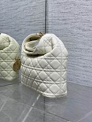 Dior Toujours Hobo Silhouette white 27x24x9cm - 3