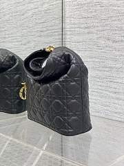 Dior Toujours Hobo Silhouette black 27x24x9cm - 3