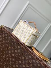 Louis Vuitton Nice Mini Banana Yellow 20x13.5x12cm - 5