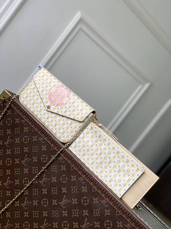 Louis Vuitton Pochette Félicie Stamp Banana 21x12x3cm