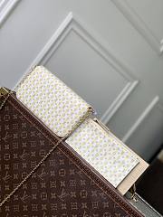 Louis Vuitton Pochette Félicie Stamp Banana 21x12x3cm - 2