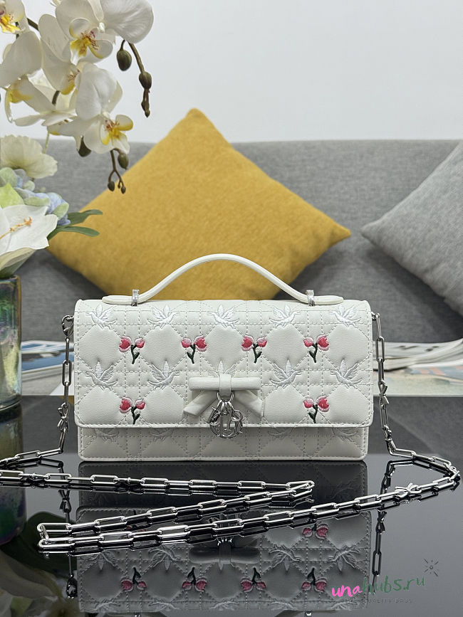 Dior Dioramour My Mini Bag White 21x11.5x4.5cm - 1